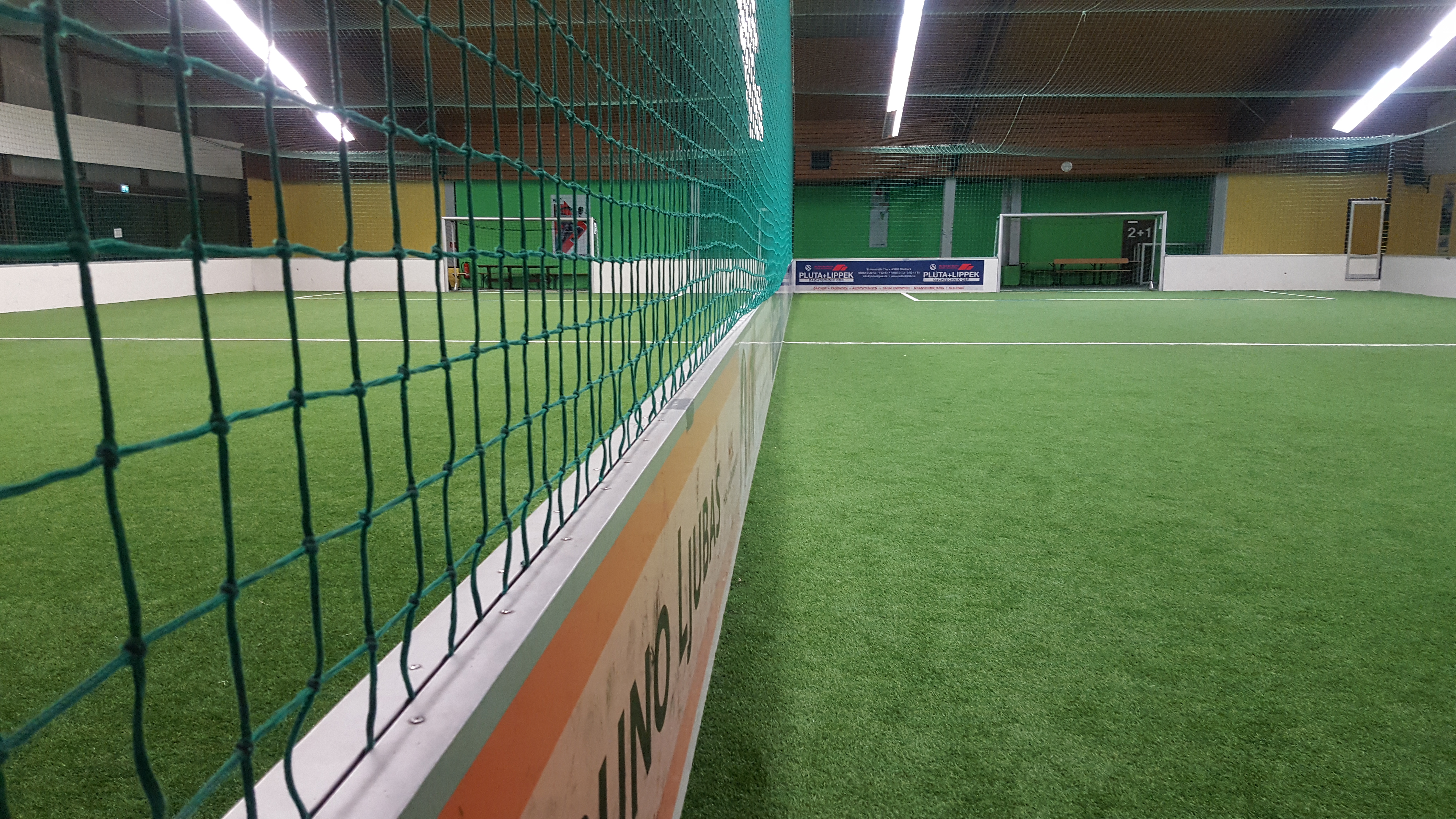 Große Indoor-Plätze B